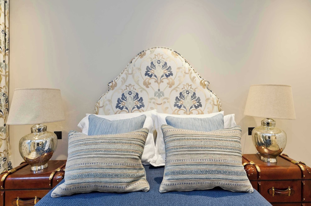 5 Bed House w/ Indoor Pool, Sauna & Private Garden - Fulham