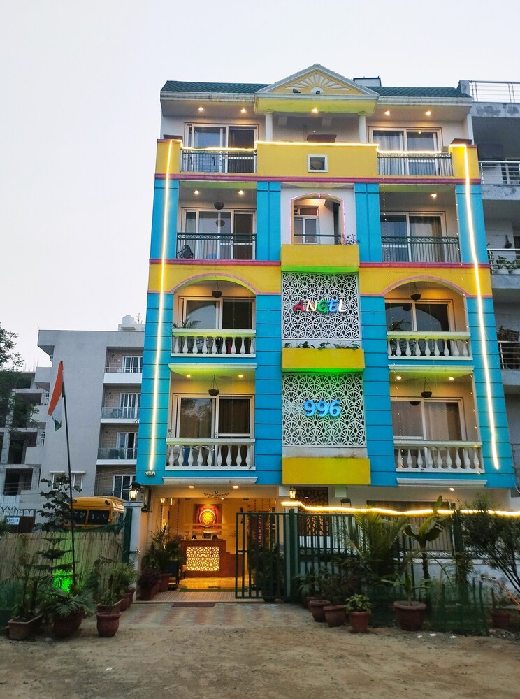 The Angel Hotel And Suites