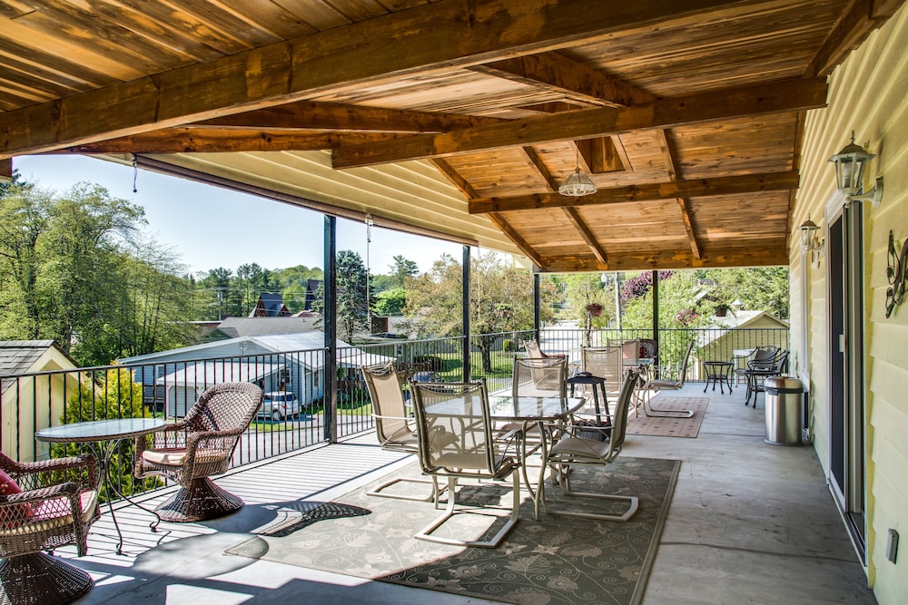 Boxwood Lodge