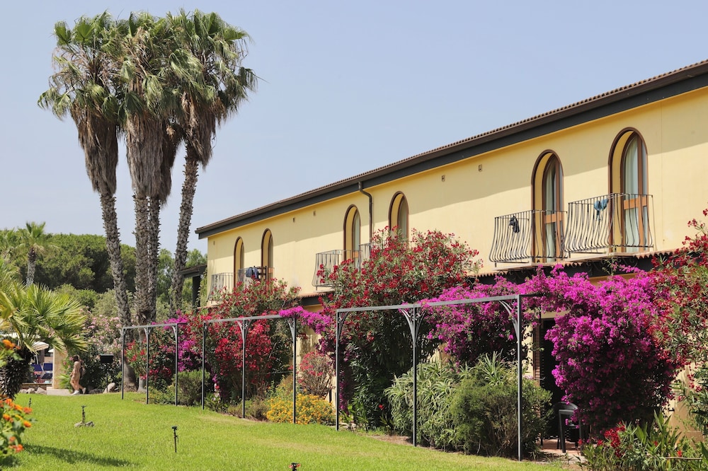 Hotel with swimming-pool in Arborea