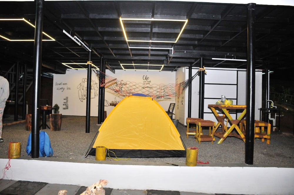 Kudaram County Resort