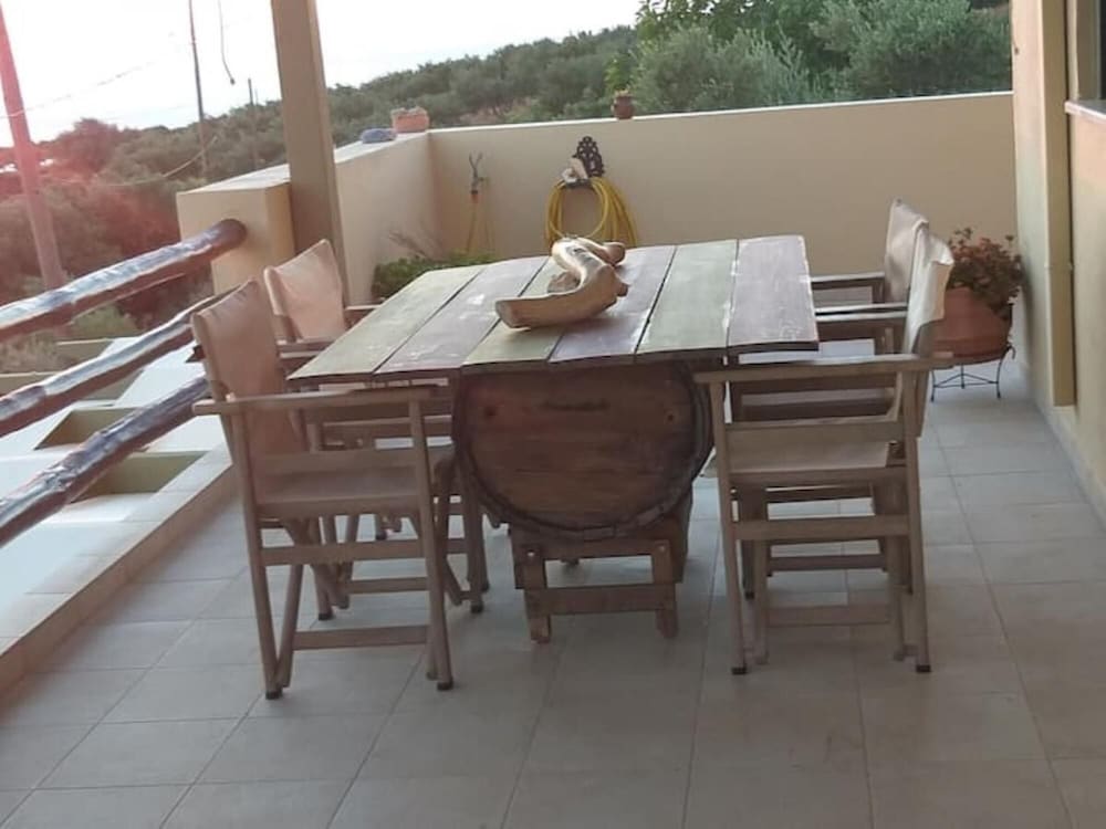 Stone Gea Apartment up Floor view 4