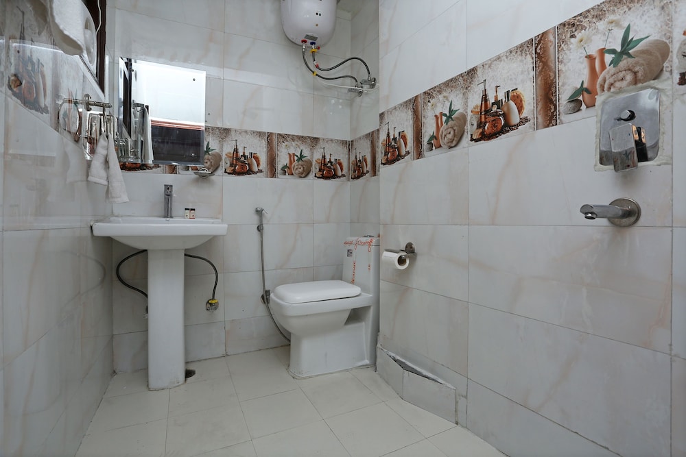 OYO 11504 N D Star Residency