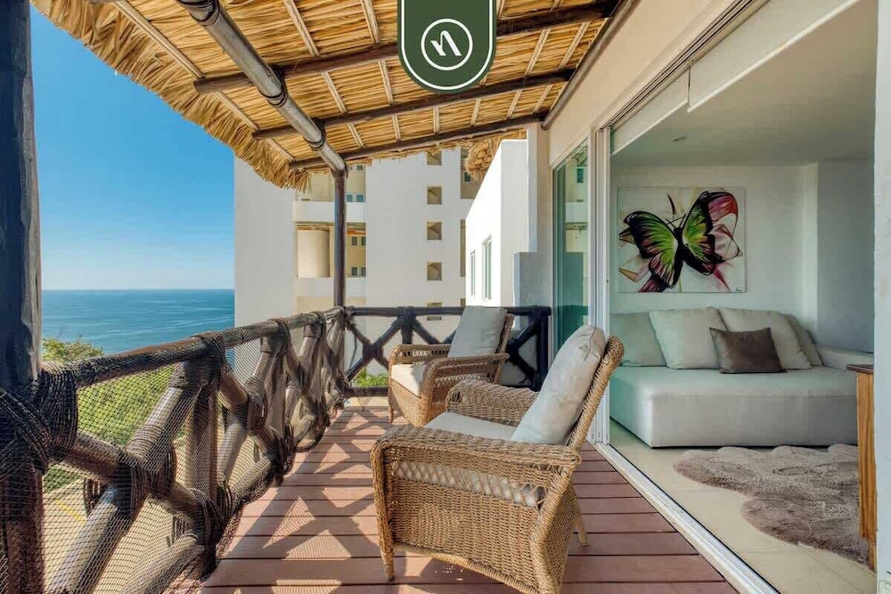 Amazing 3 BR Penthouse With Beachclub