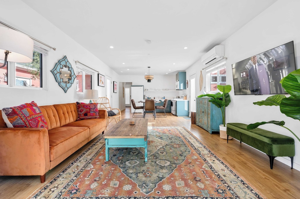 2 Units in Prime Hollywood Location Chic Renovated 1bdrs w/ Patio Avantstay