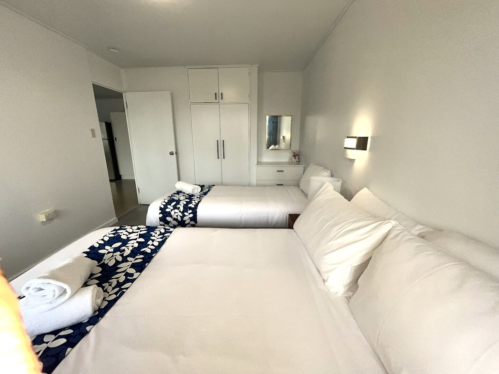 Mermaid Beach Vacations - Browns Broadbeach - Property Image 4
