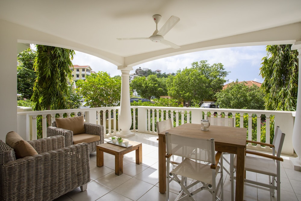 Blue Bay Apartments
