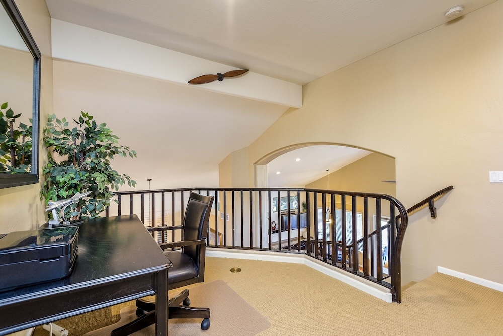 Casa Solara 4 Bedroom Home by RedAwning