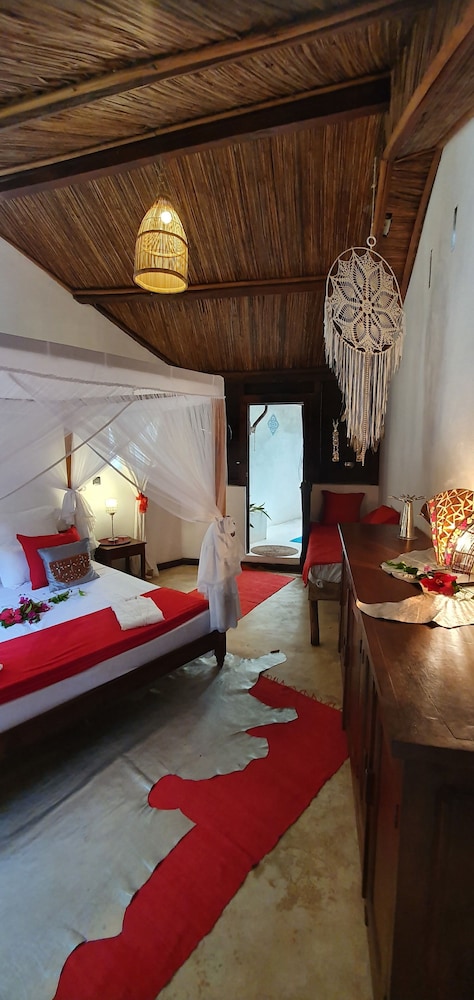 Ravoraha Ecolodge