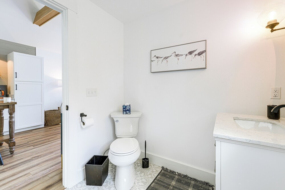 Oceanfront Studio w/ Private Dock in Harpswell!