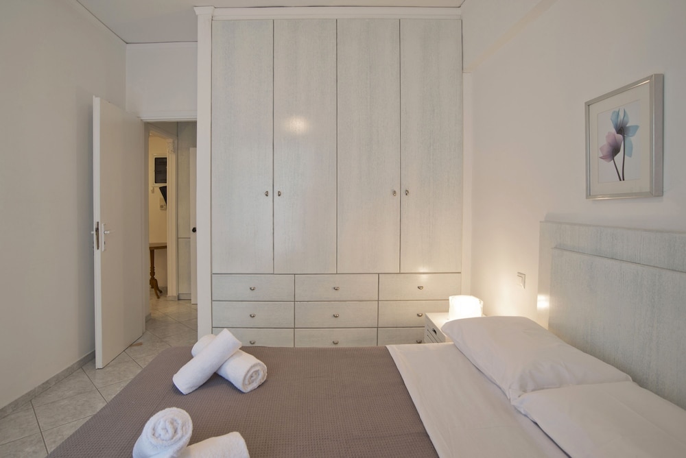 Blue Nest in Dafni With 1 Bedrooms and 1 Bathrooms