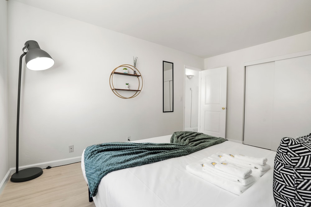 Charming 2BR Ocean Getaway in Pacifica