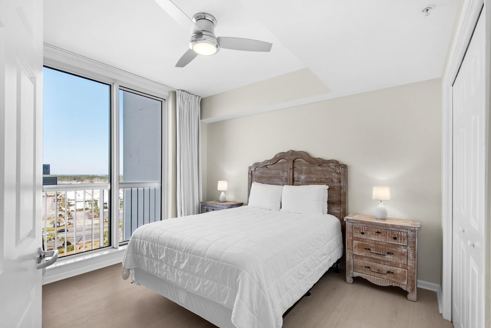 Silver Beach Towers 1003 West