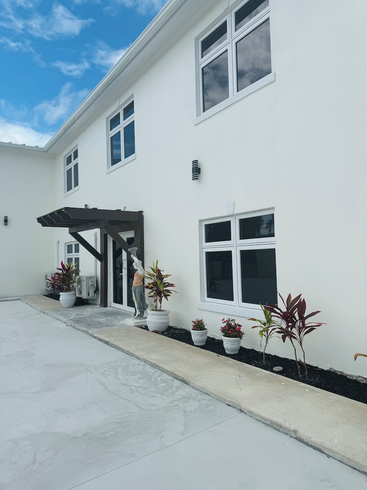 Bella Signature Suites