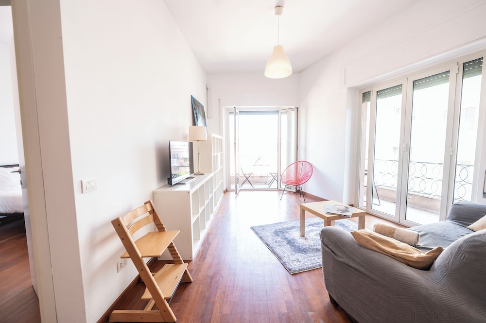 Monteverde Apartments