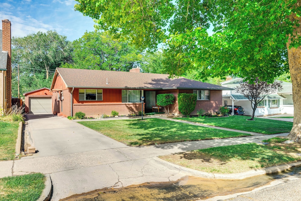 27 Mi to Zion: Home w/ Backyard in Cedar City!