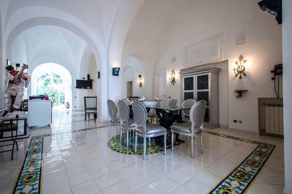 Villacore Capri