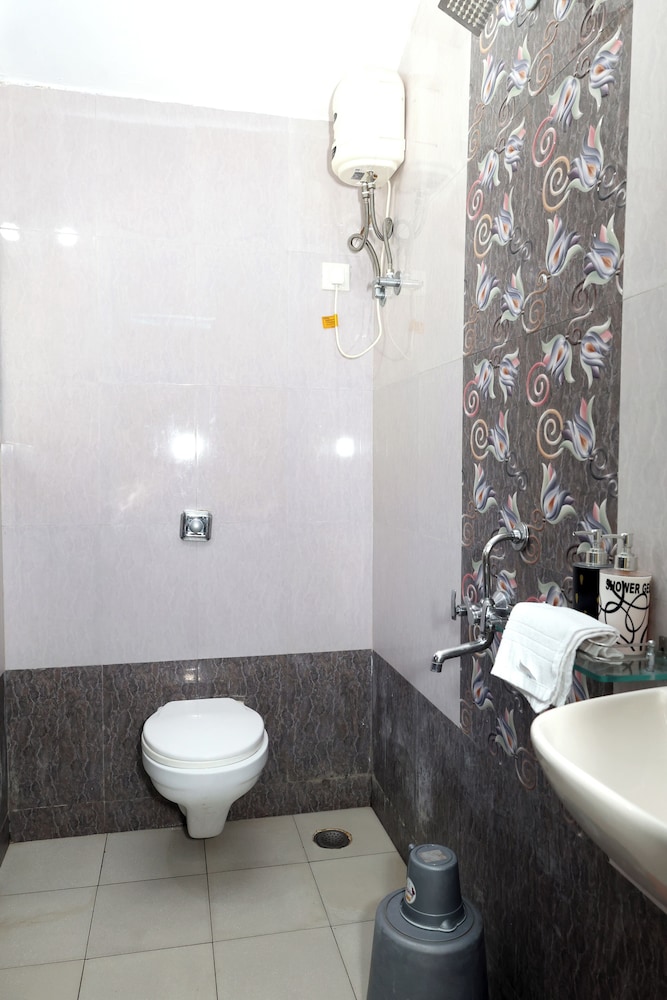 Coastal Gateway Resort, 3 min walk to Nagaon Beach