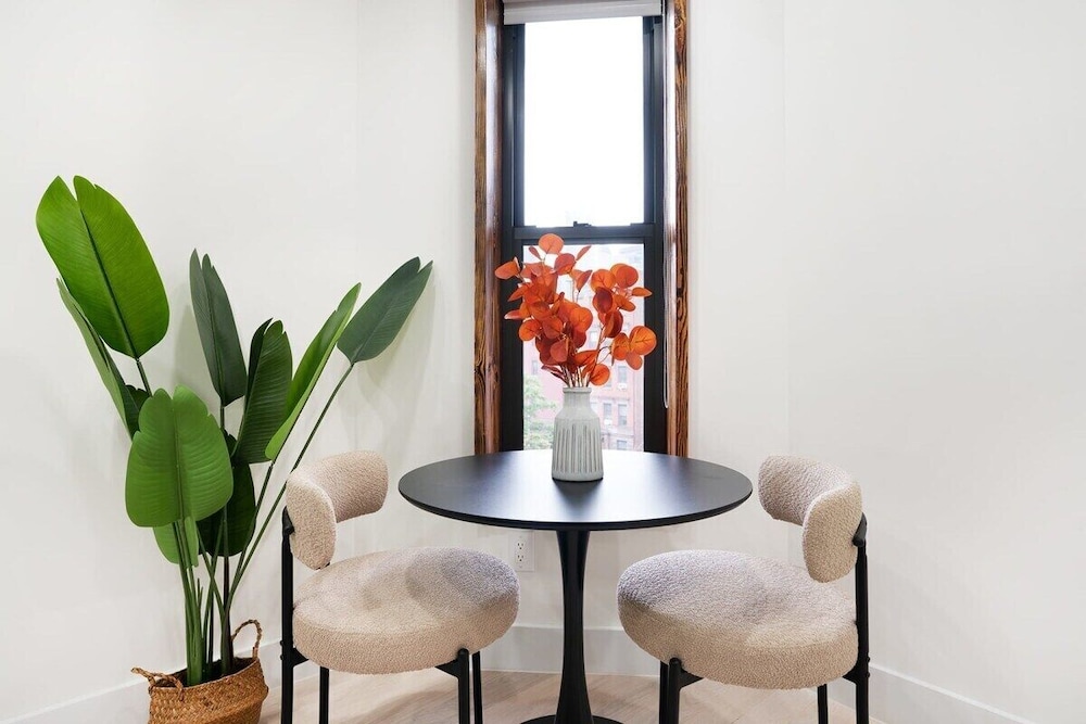 48 Midtown West Apt