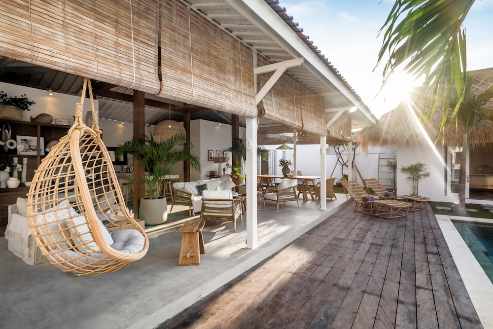 A Casa Di Renucci by Alfred in Bali - Brand New Stunning 5BR Villa Near Seminyak Beach