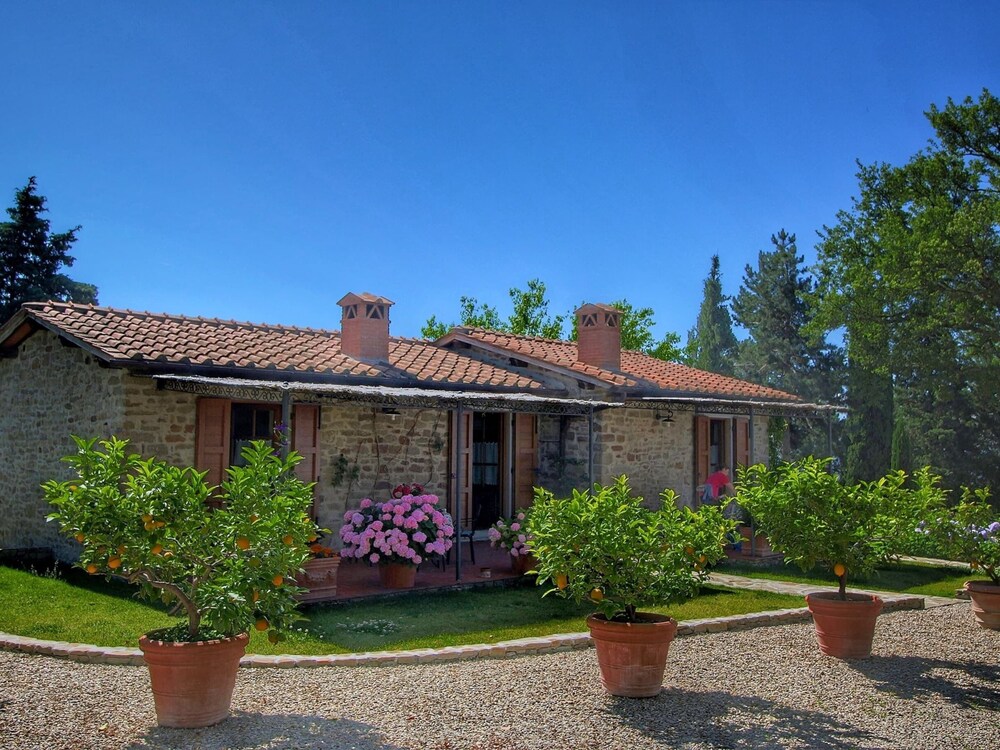 _x000d_
farmhouse in Loro Ciuffenna