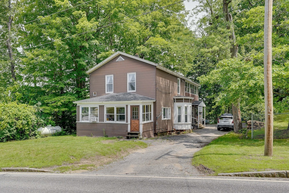 Outdoorsy Oasis w/ Screened Porch in Claremont