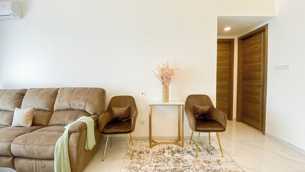 Best Deal and Strategic 3BR Apartment Sky House BSD