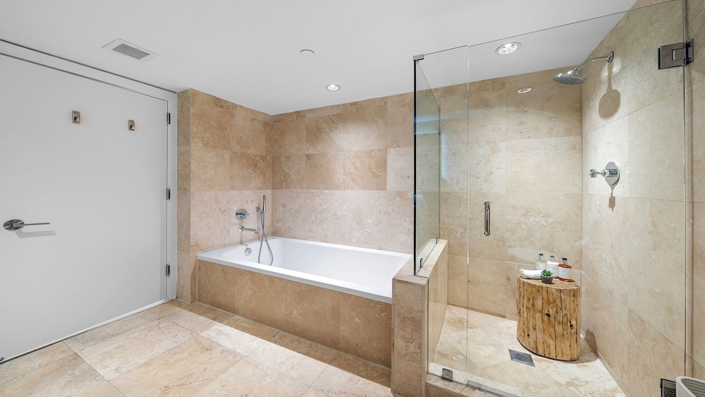 Luxury Vacation Rentals at 1 Hotel & Homes by LRMB