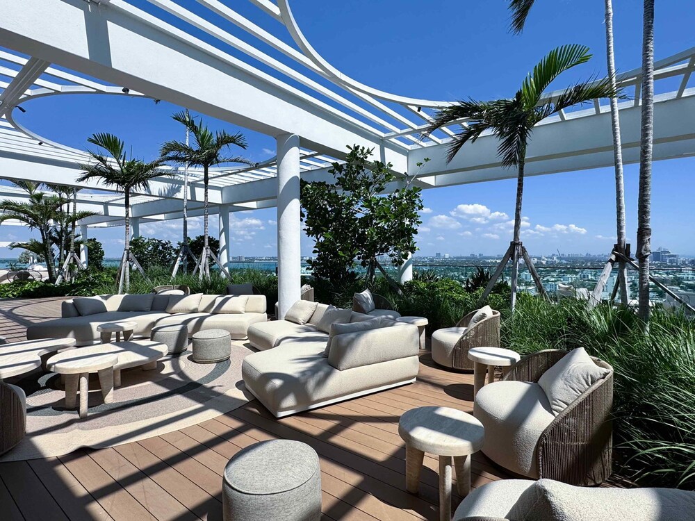 Luxury Condos Near Miami Beach