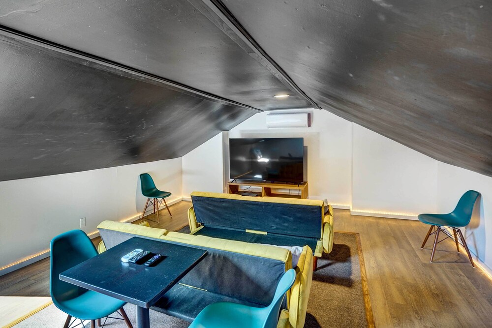 Chic Troy Home Near Downtown, 9 Mi to Albany!, photo 29
