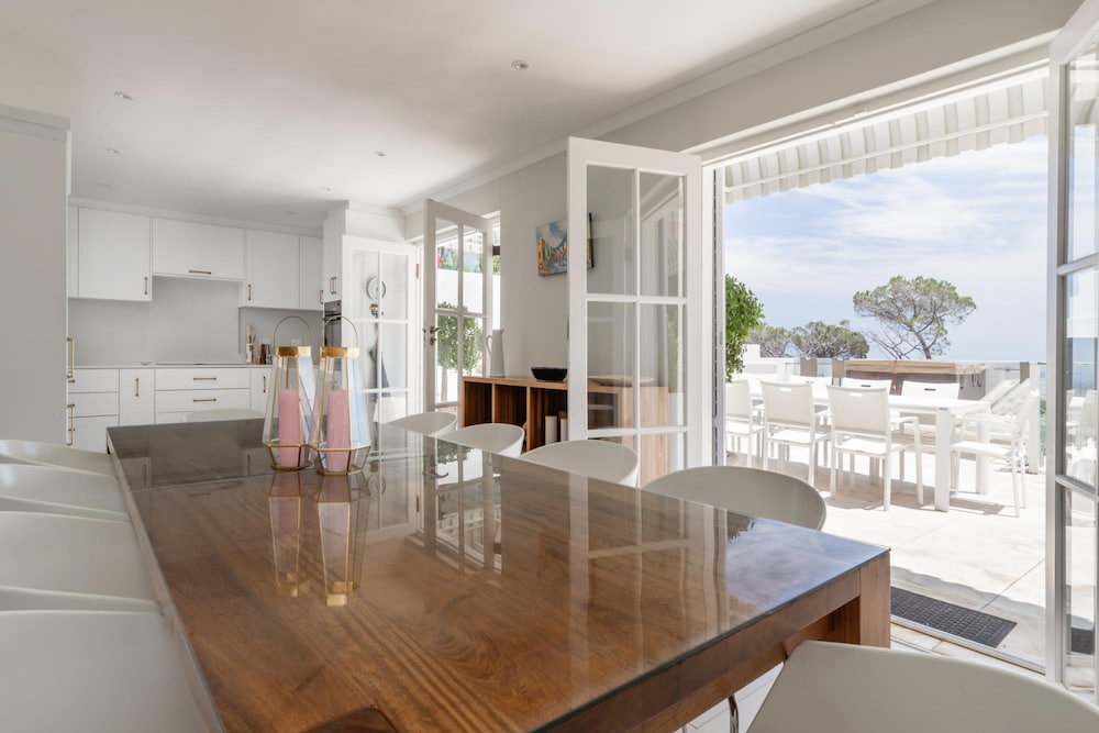 Incredible 6bed w Pool in Camps Bay Villa Galazzio