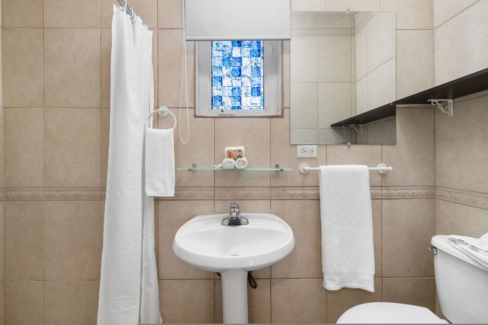 NEW 2BR 2BA Gated Community w Pool Palm Beach
