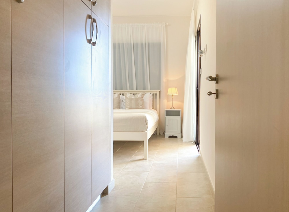 Phaedrus Living Luxury Villa Erimi