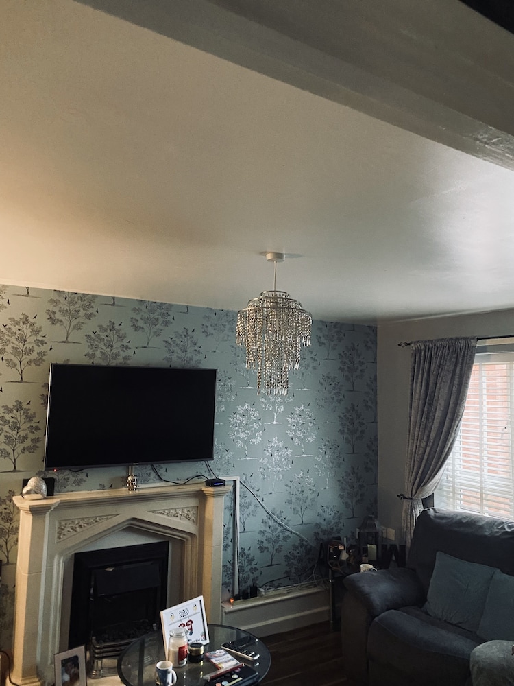 Beautiful House Minutes Away From Liverpool Airport With Huge Garden view 4