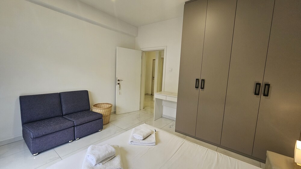 12 LCA - Stay Finibreeze Apartment