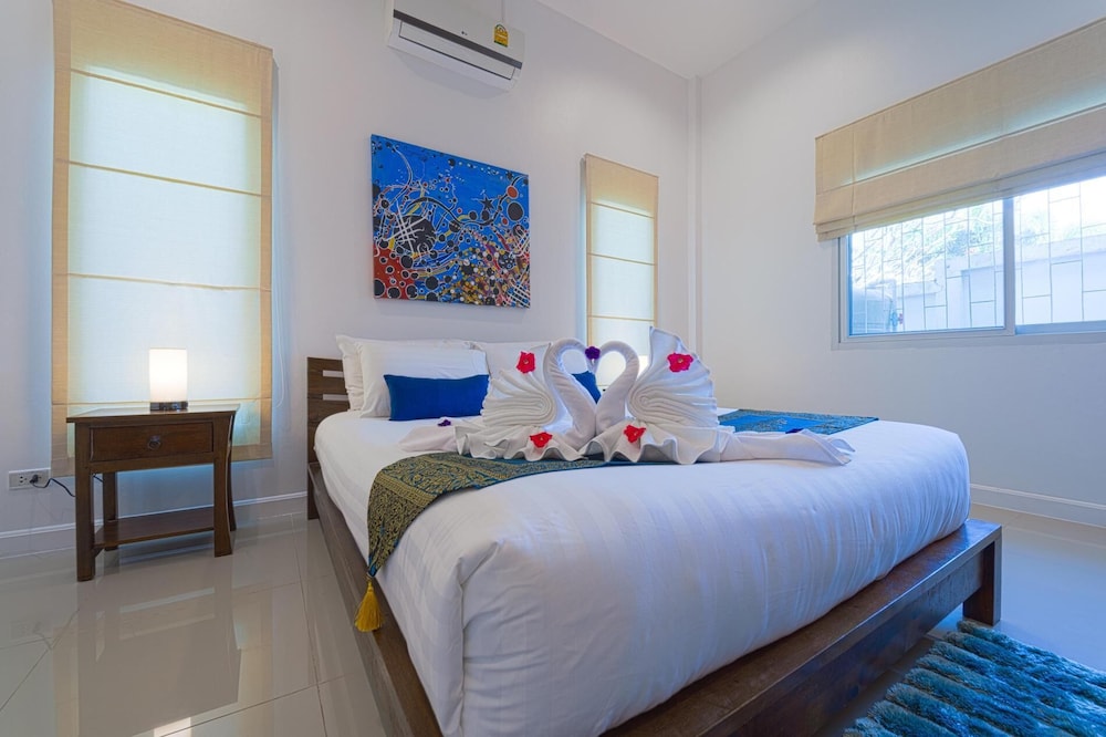 Modern Private 3 Bedroom Pool Villa GA1