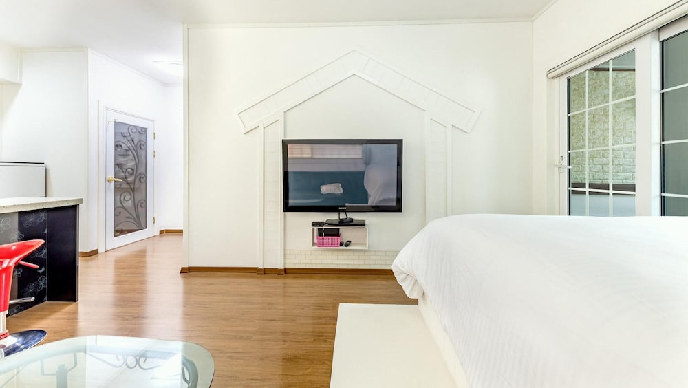 hotel room