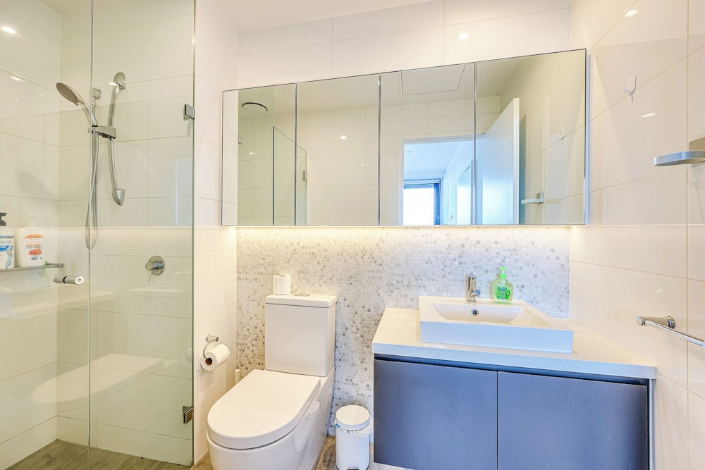 StayAU Stylish 2BR Central Box Hill