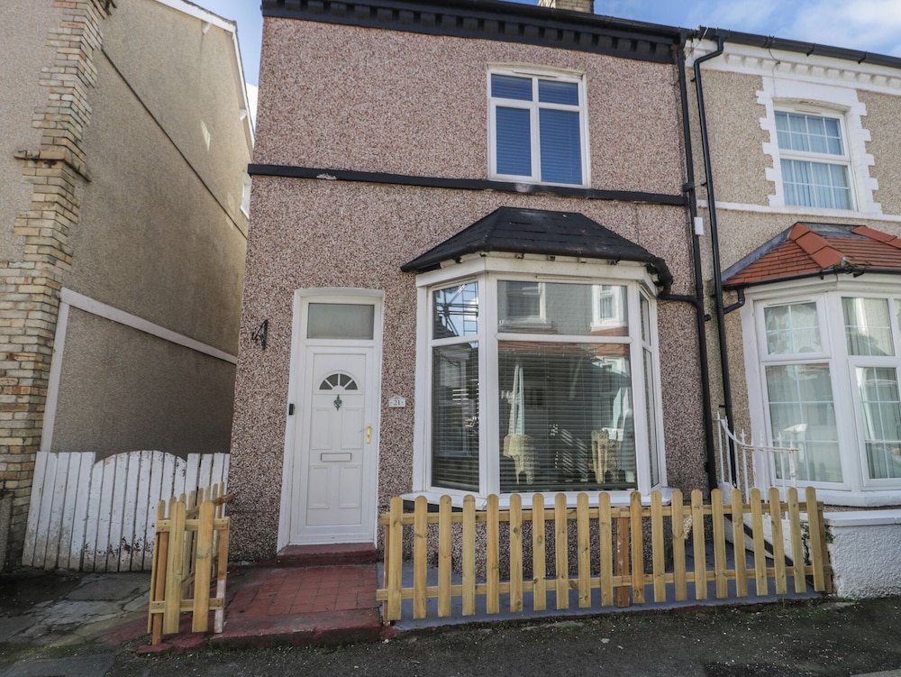 21 Taliesin Street