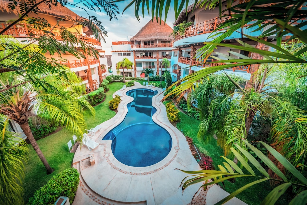 Luxury 1 BR Condo with Pool - Kaan 304