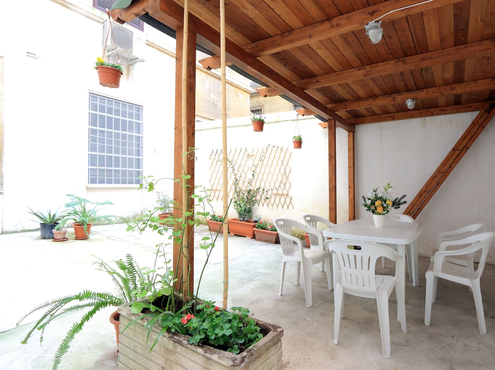 LuckyDomus Esquilino apartment