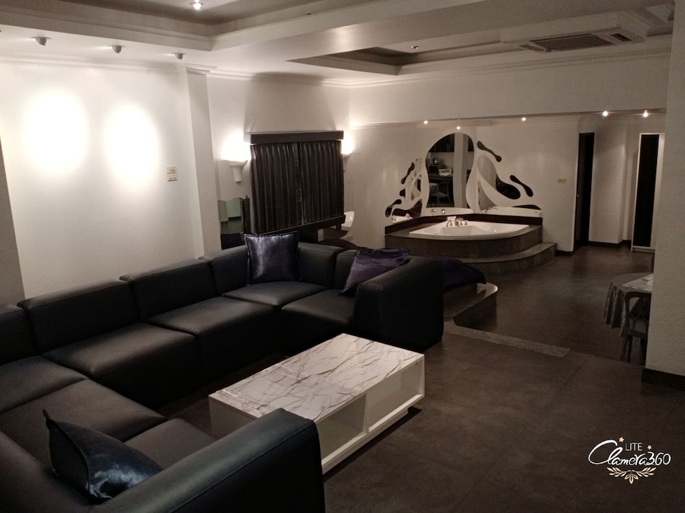115sqm Studio Type Jacucci - Apartment 301