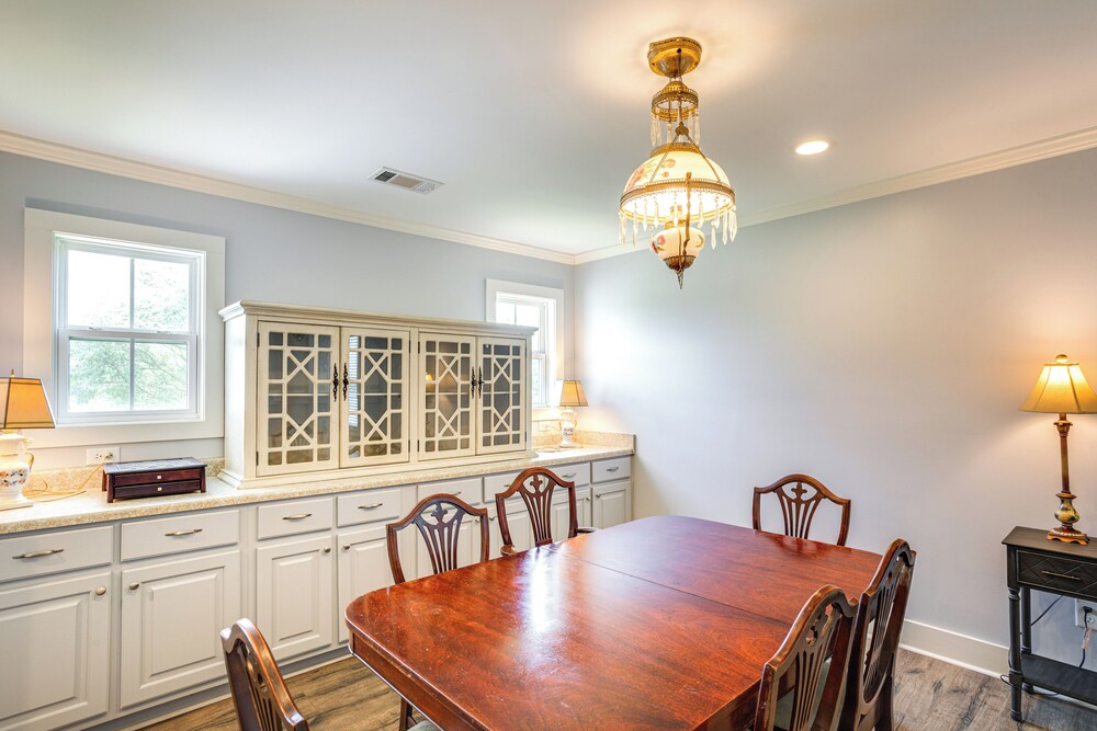 7 Mi to Ole Miss: Quiet Rural Retreat w/ Yard!