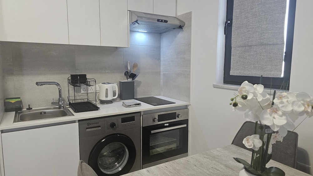 86 LCA - Stay Mackenzie Beach Luxurious Studio