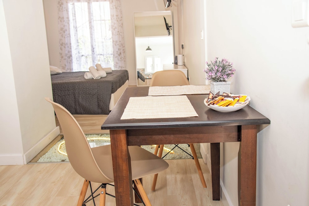 Antonia's Apartments