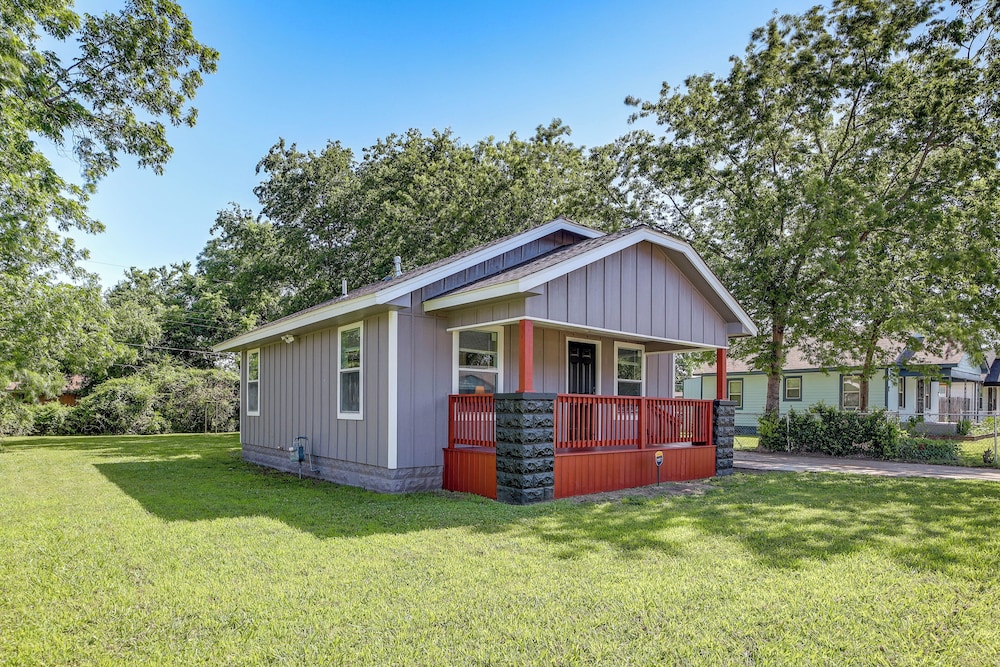 Remodeled Tulsa House w/ Yard ~ 4 Mi to Downtown! view 4