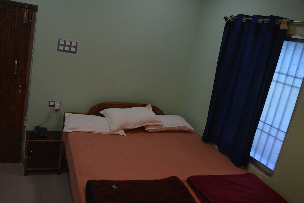 Hotel Mid Town Daringbadi