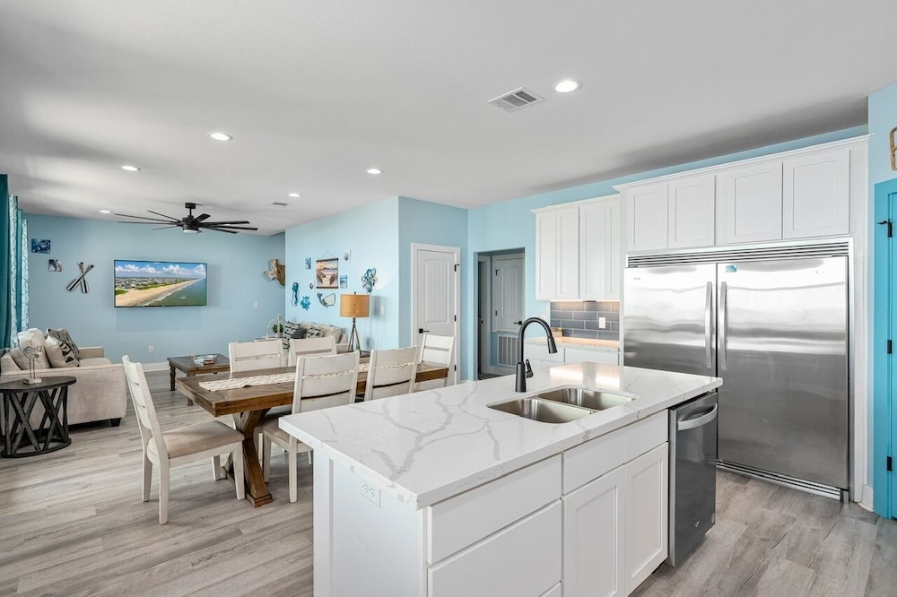 Oceanfront Manor 4 Bedroom Home