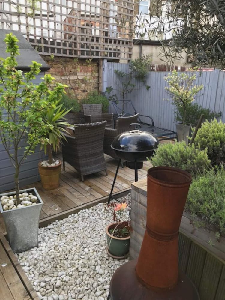 Stunning 3 Bedroom House With Garden in Battersea