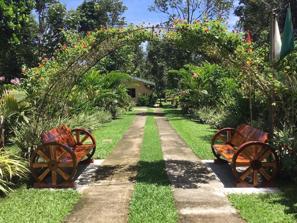 Room-camiguin Lanzones Resort Quadruple